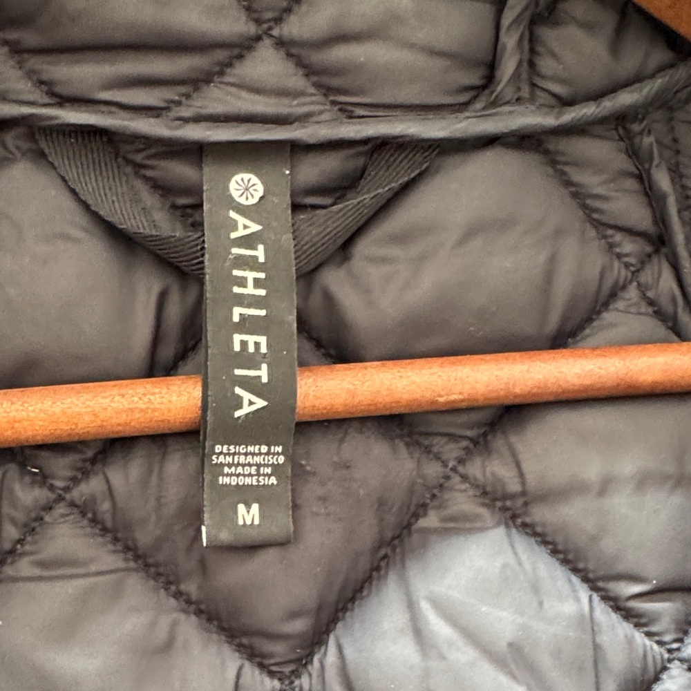 ATHLETA Whisper Featherless Quilted Puffer Parker Size M - Picture 6 of 7